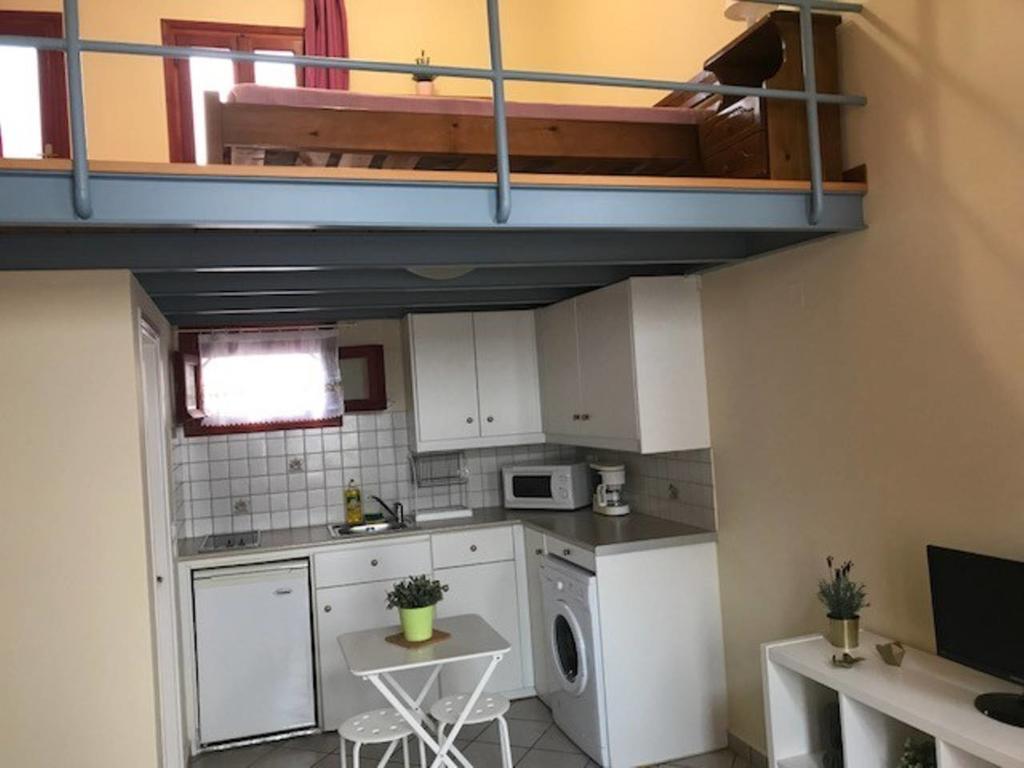 Ermoupoli, Syros City Apartments Exteriör bild